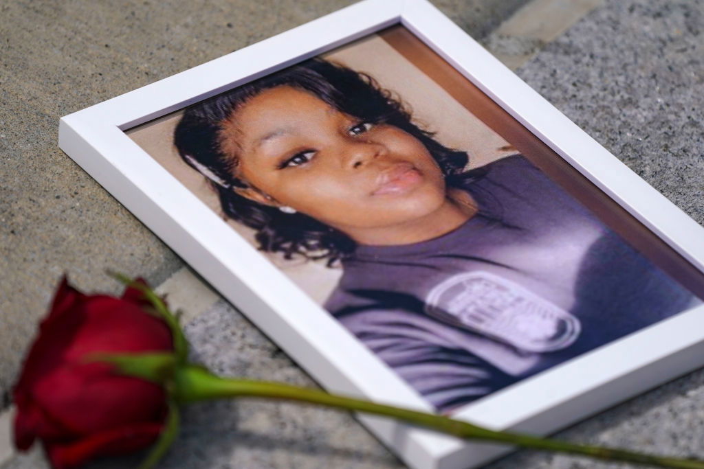 They’re Kidding, Right? Trump’s DOJ Recommends 1-Day Prison Bid For Ex-Officer In Breonna Taylor Case 